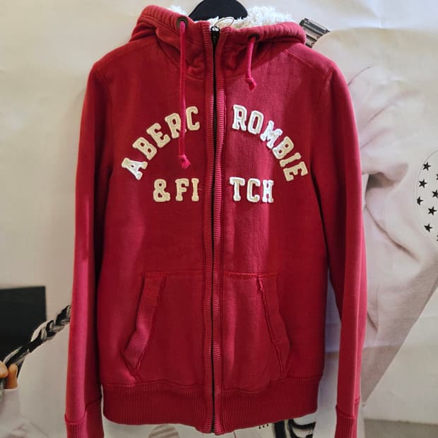 아베크롬비 레드 양털후드집업💯
