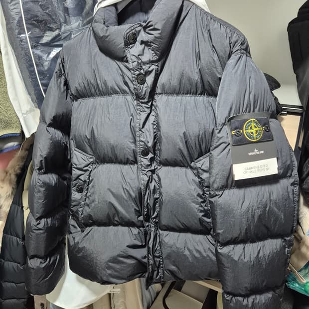 스톤아일랜드 25fw 논후드 크링클랩스 L 사이즈판매해요