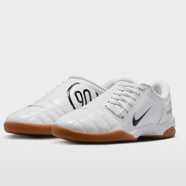 나이키 토탈 90 w 화이트 색상 판매합니다