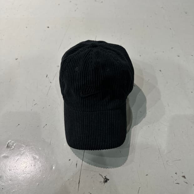 나이키 코듀로이 볼캡 모자