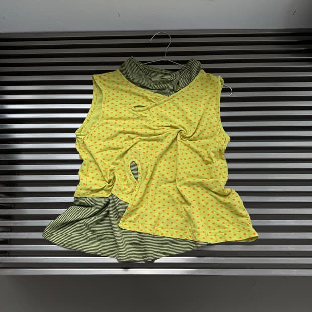 라임 도트 랩탑 Lime Dot Wrap Top