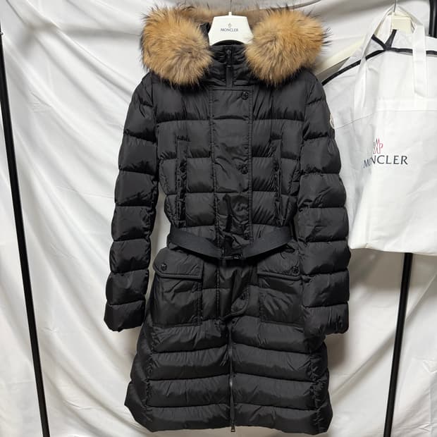 [S+급/2] 몽클레어 클로에 여성패딩 블랙 라쿤퍼 풀구성 끌로에