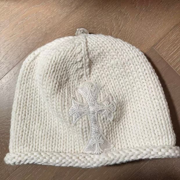 크롬하츠 비즈 크로스 비니 화이트