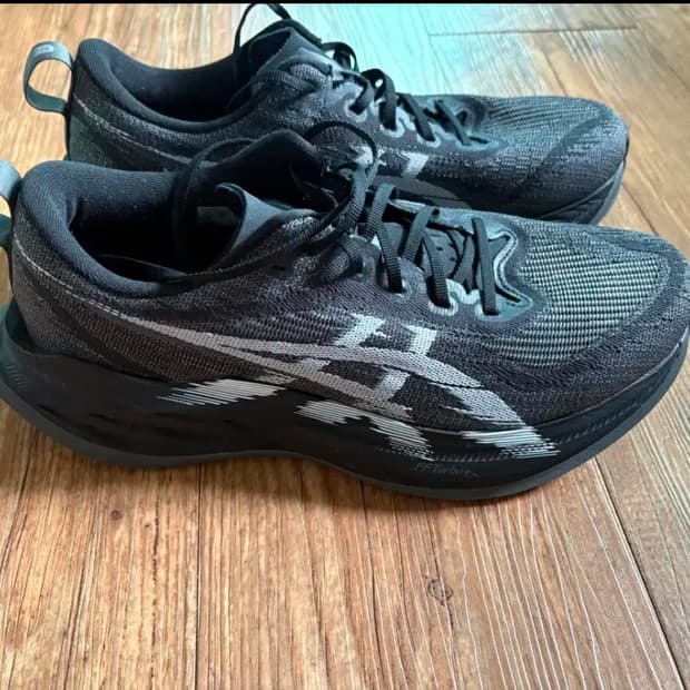 아식스 슈퍼블라스트 275