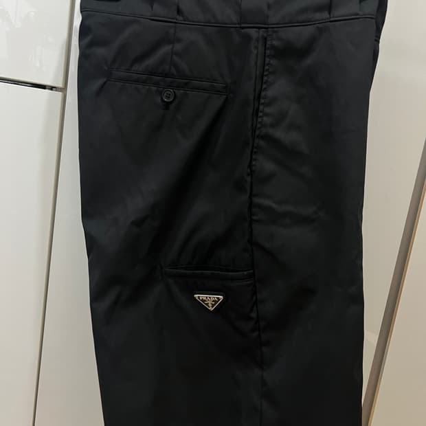 25fw 프라다 리나일론 버뮤다팬츠 32-34