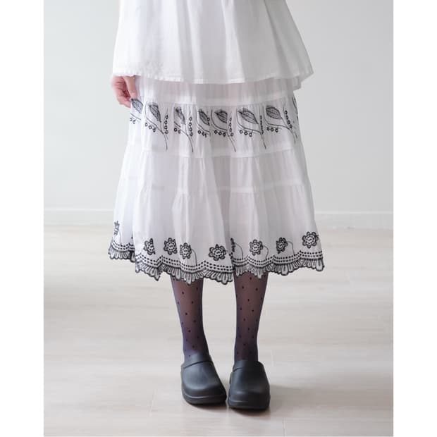 White vintage kangkang skirt