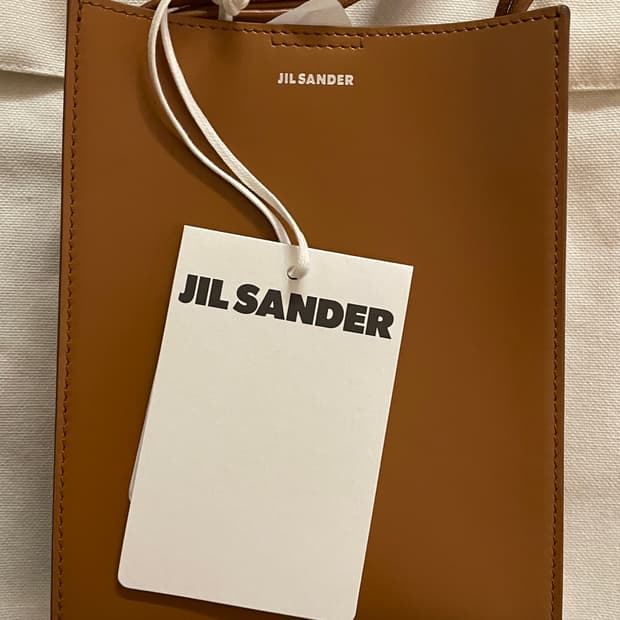 질샌더 탱글백 스몰 tan