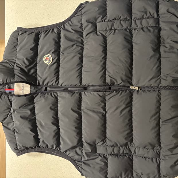 몽클레르 패딩조끼 5사이즈