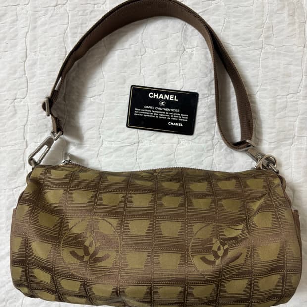 샤넬 트래블 바게트백 원통 숄더백 (정품) 소쟌가방