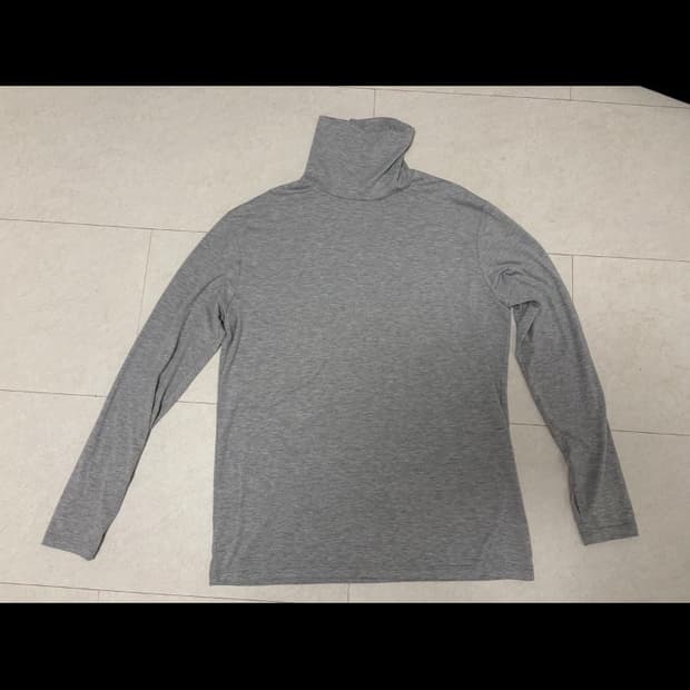 폴리테루 그레이 터틀넥 3사이즈 팔아요