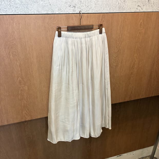 빈티지 플레어 롱 스커트 밴딩 플리츠 디테일 아이보리 k354