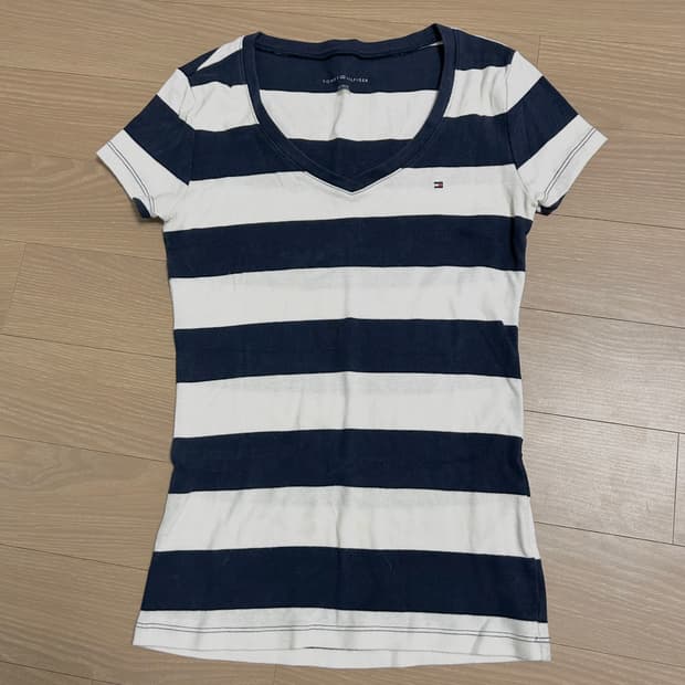 타미힐피거 브이넥 스트라이프 줄무늬 반팔 네이비 xs
