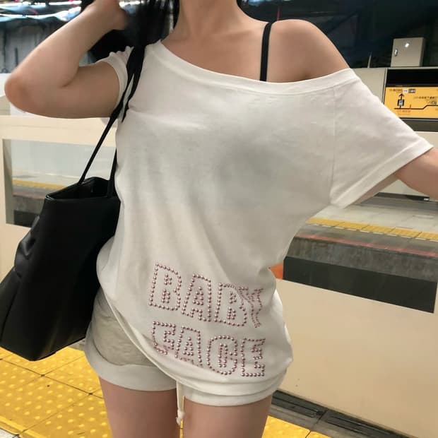 포어링 Baby face box tee (white)