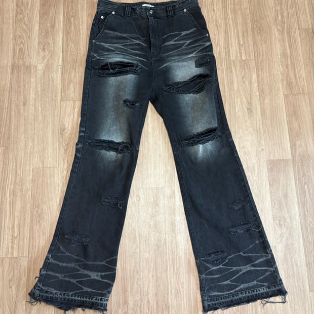 LECYTO 레시토 부츠컷 디스트로이드 워싱 데님