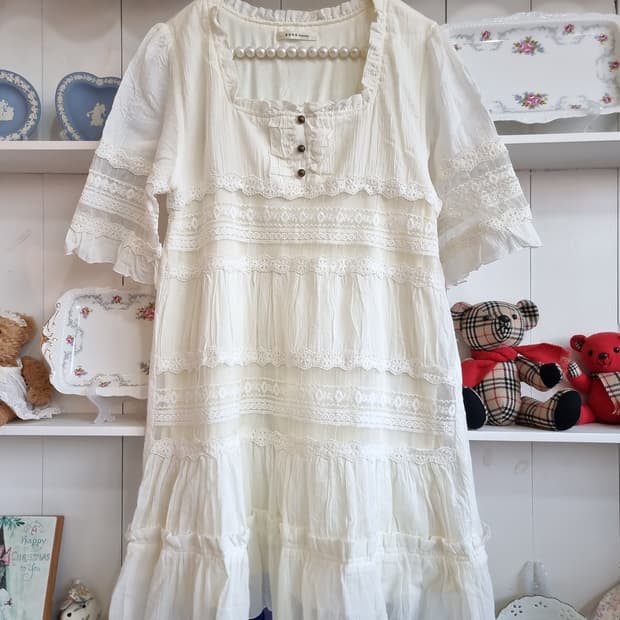 axes femme(악세스팜므) 아이보리 모리걸 레이스 원피스