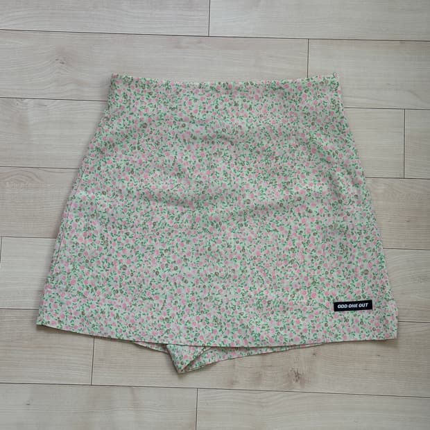 오드원아웃 플라워 미니 스커트 팬츠 s 상태A+