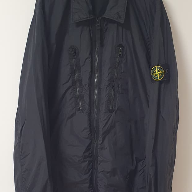 스톤아일랜드 21FW 크링클랩스 경량 패딩(블랙,L)