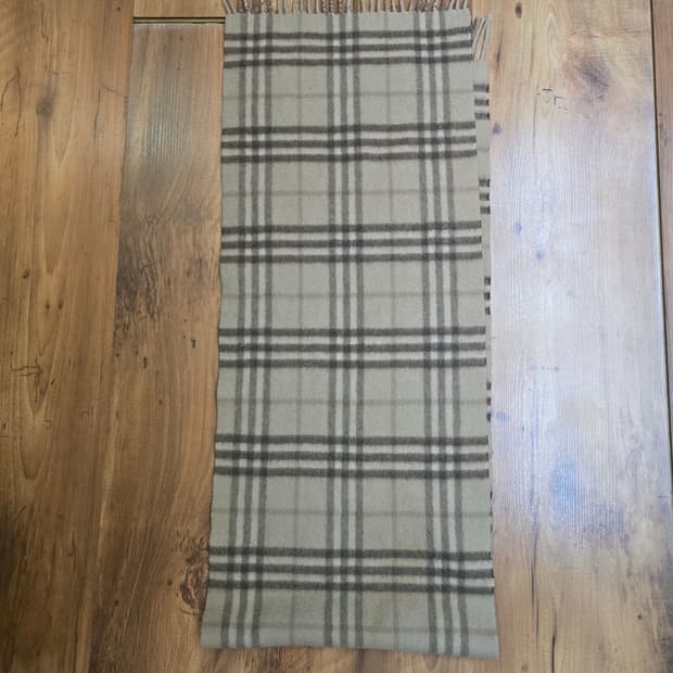 버버리 스카프 판매합니다 