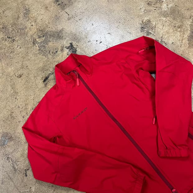 [정품/XS] 마무트 빨간색 바람막이 자켓 b10