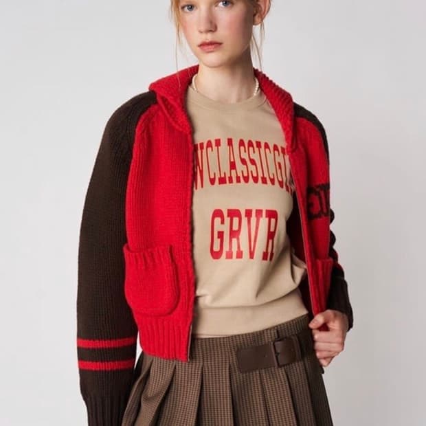 그로브 22FW NEW. C GIRLS MTM 맨투맨 베이지