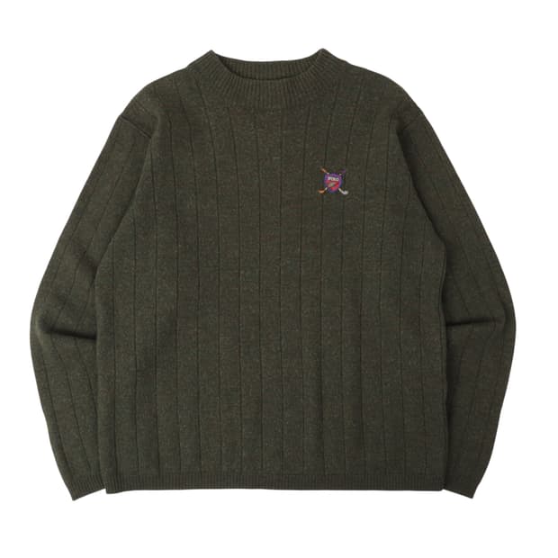 폴로진스 카키 스윙 쉴드 로고 모크넥 니트