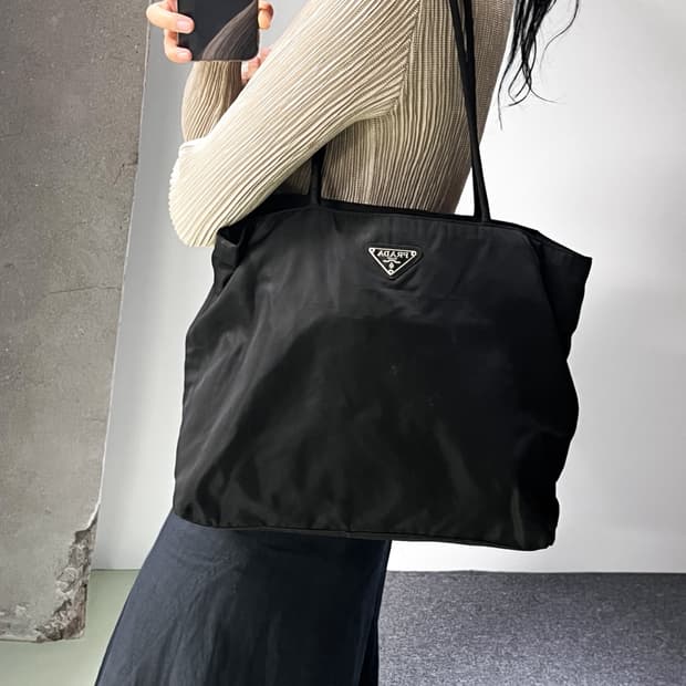 프라다 나일론 토트 백