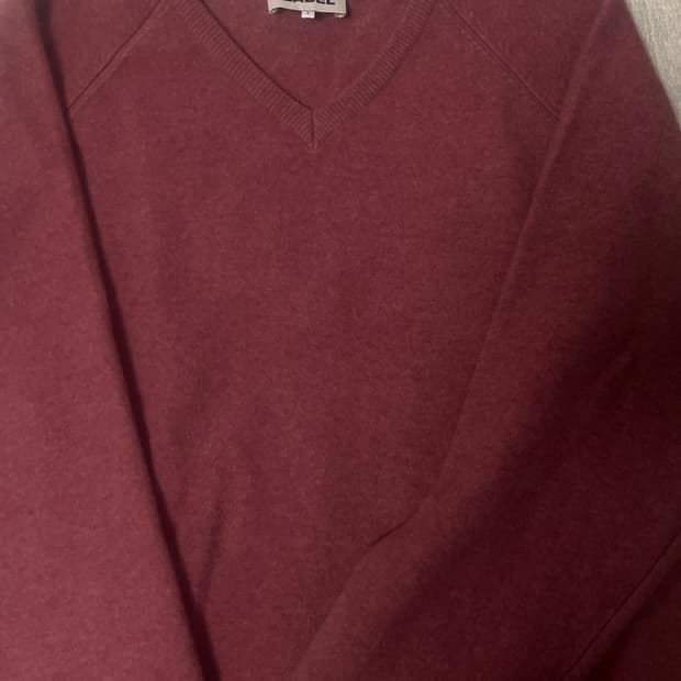 라벨아카이브 브이넥 스웨터