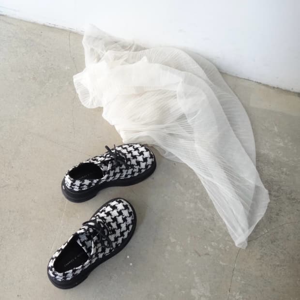 CHARLES & KEITH hound tweed round shoes