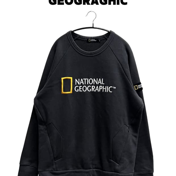 내셔널지오그래픽 자수로고 기모 맨투맨 차콜