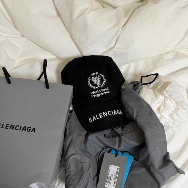 발렌시아가 WFP 볼캡 모자