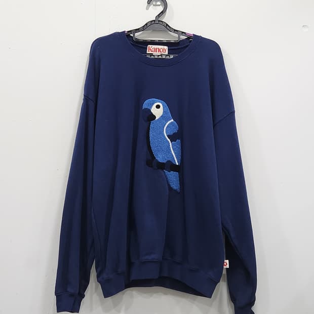 [105] 칸코 Kanco 앵무새 자수 네이비 맨투맨 남성 2사이즈