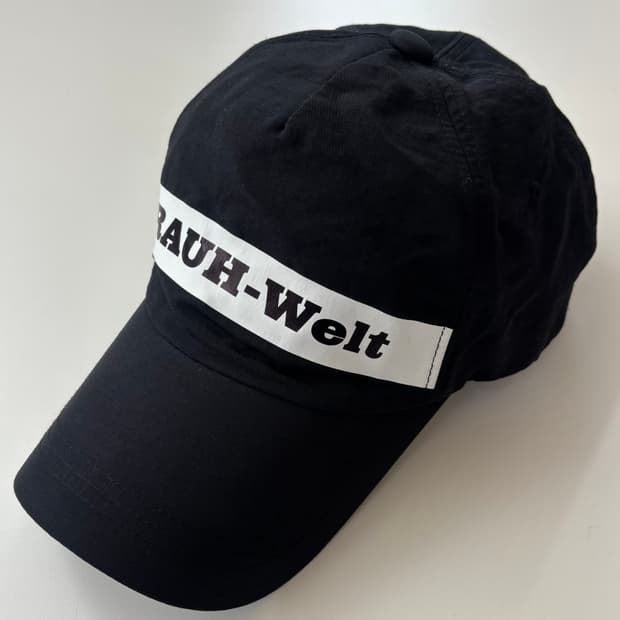 RWB (RAUH-Welt BEGRIFF) 로고 캡