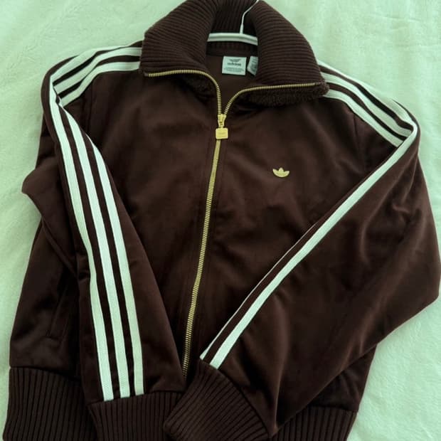 초희귀 모델 아디다스 벨벳 트랙탑 브라운