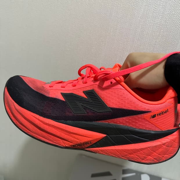 260) 뉴발란스 퓨어셀 레벨v5 레드 팝니다