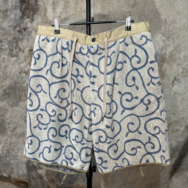 캐피탈 이라고 파일 아라베스크 쇼츠