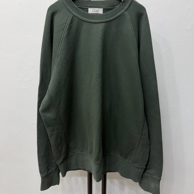 정품) COS 코스 신형 남성 그린 맨투맨 L 