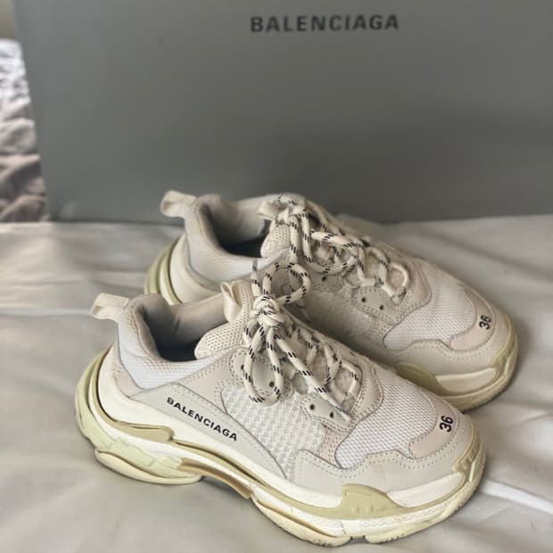 발렌시아가 트리플S 화이트 36