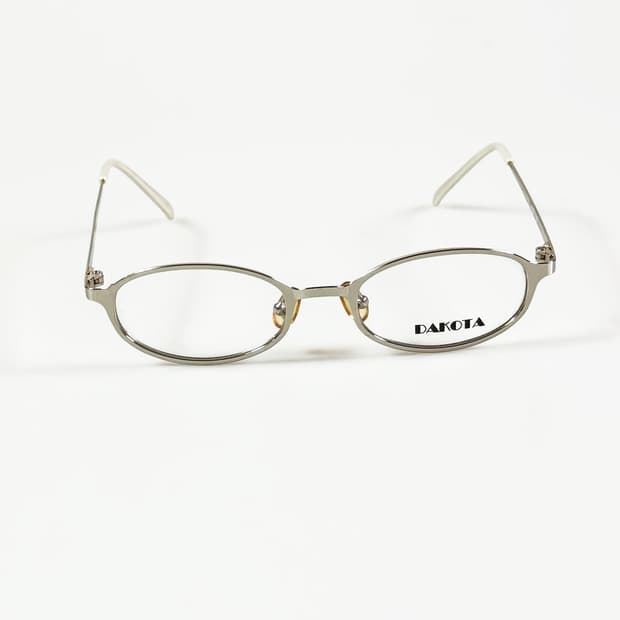 DAKOTA 실버 메탈 슬림 오벌 프레임 빈티지 안경