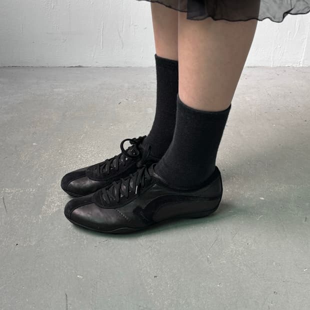 페라가모 플랫 스니커즈