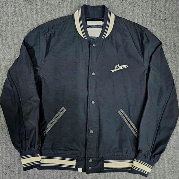 디스이즈네버뎃 바시티 자켓 네이비(급처)