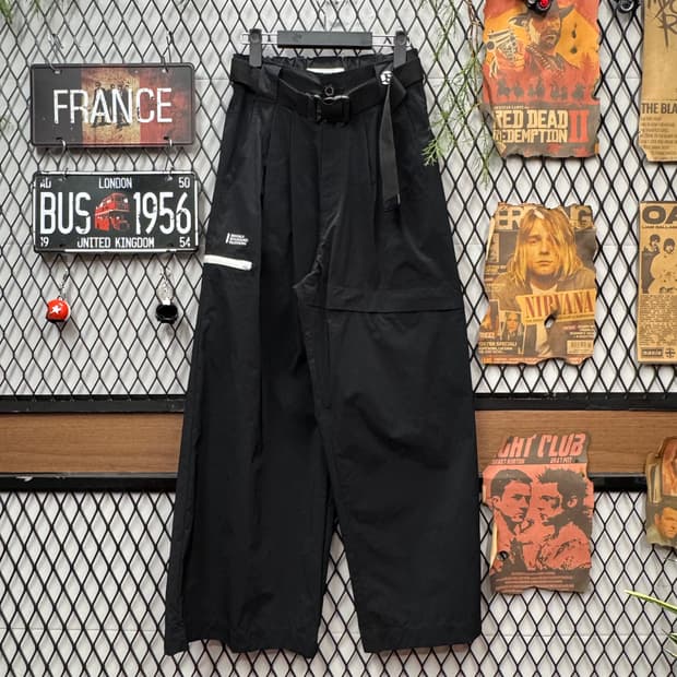 에센셜 더블 스탠다드 클로징 나일론 카고 팬츠 블랫