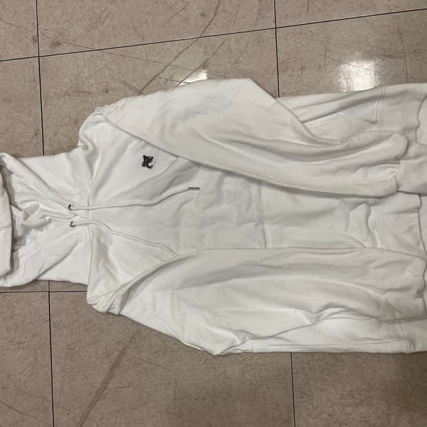 메종키츠네 후드집업 화이트색 싸게팔아용