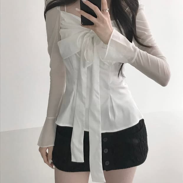 힐다 HILLDA X 고희 스완 블라우스 화이트