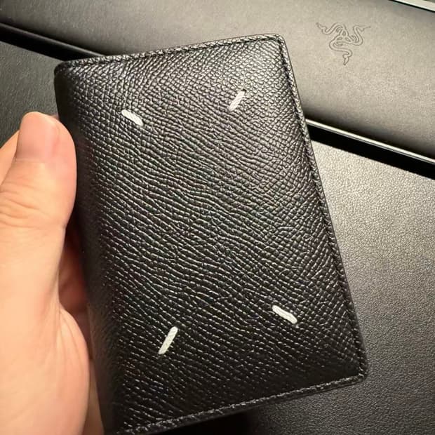 메종 마르지엘라 레더 바이폴드 카드 홀더 블랙 