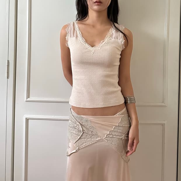 apres jour lace sleveless