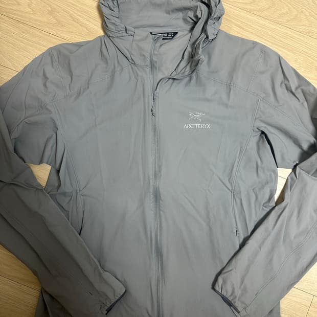 아크테릭스 정품 경량 바람막이 M 95