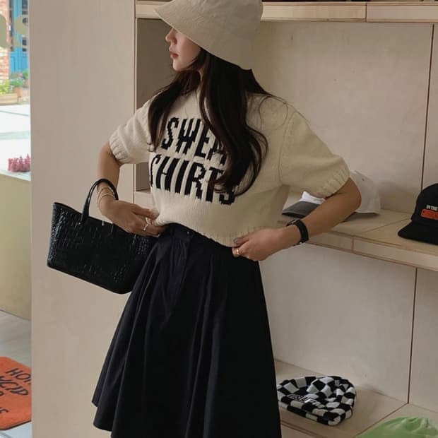 레터링 크롭 반팔 니트