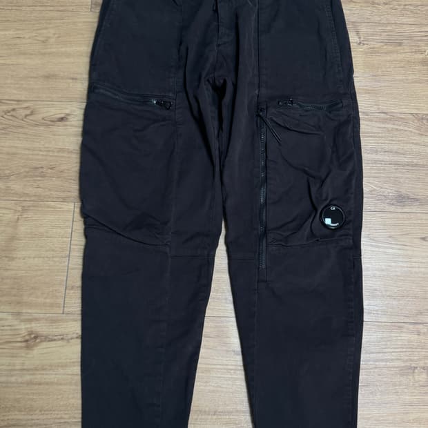 [48]CP 컴퍼니 렌즈 디테일 카고 코튼 팬츠