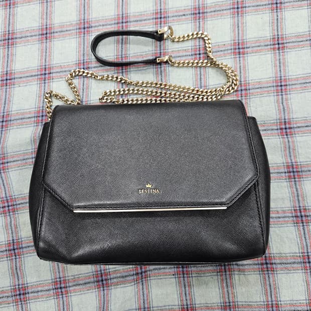 제이에스티나(JESTINA) 블랙 숄더백 겸 크로스백 