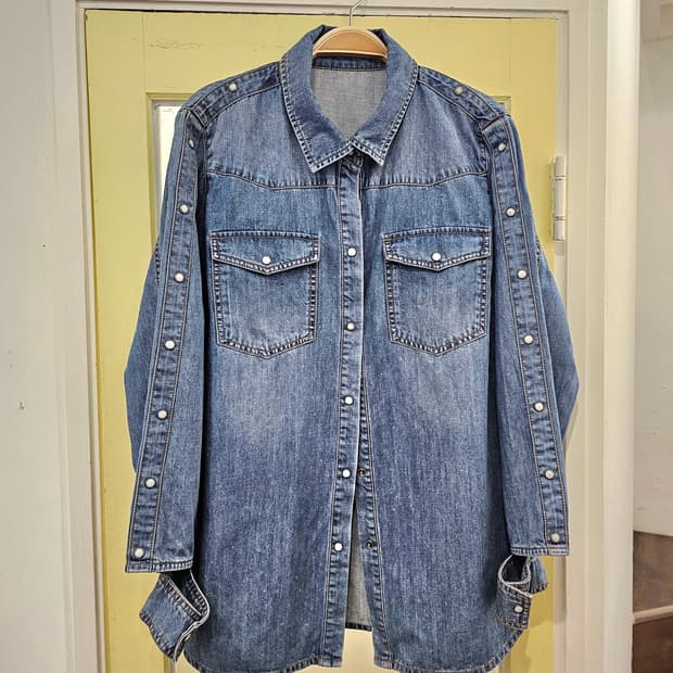 워싱 소매 절개 데님셔츠